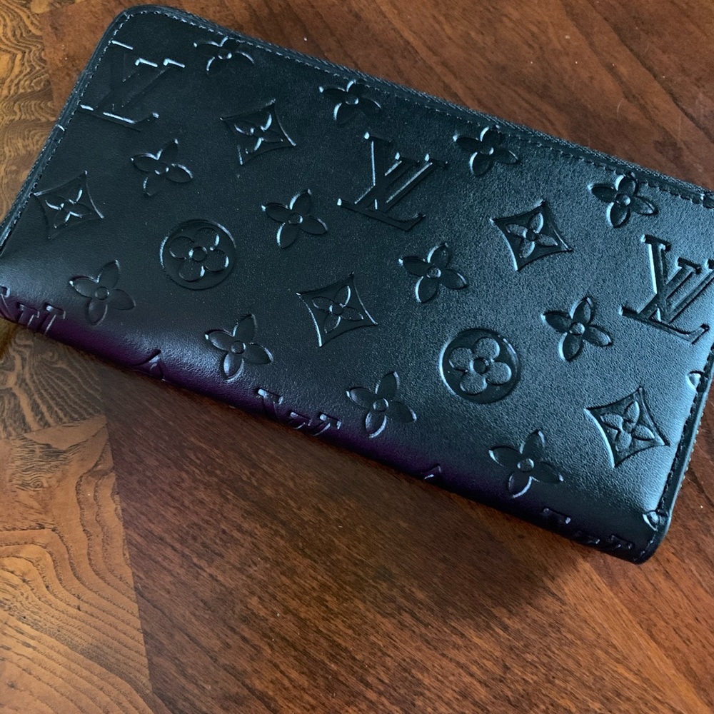 Black wallet